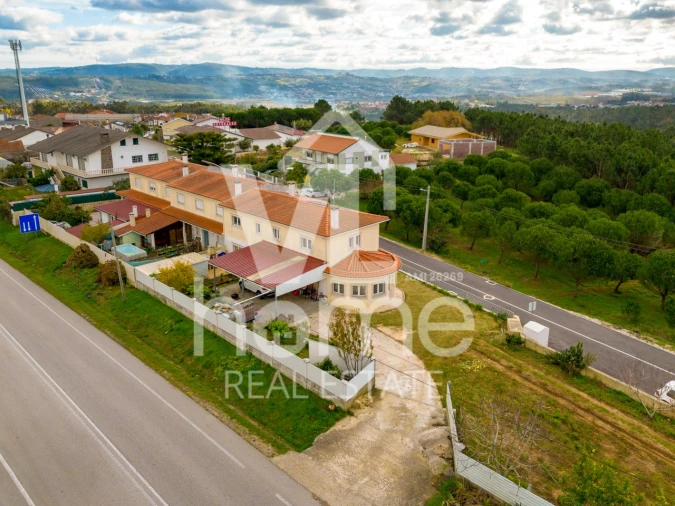 Moradia T4 para Venda em Parceiros e Azoia Foto 4