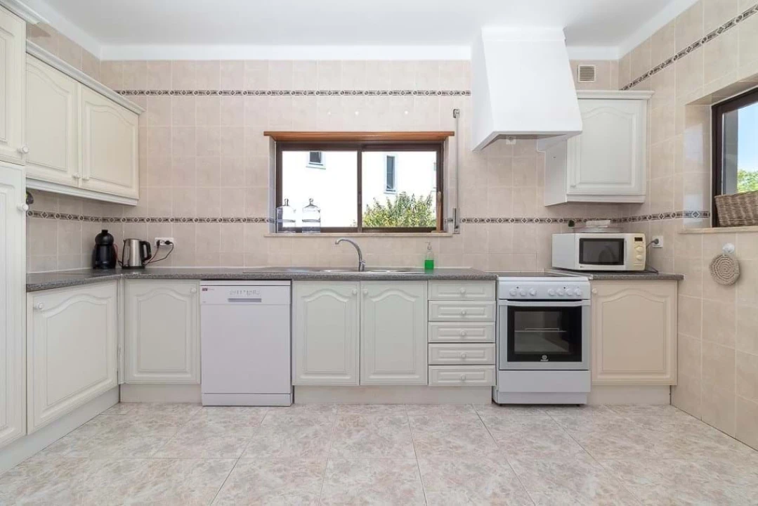 Moradia T3 para Venda em Ferragudo Foto 9