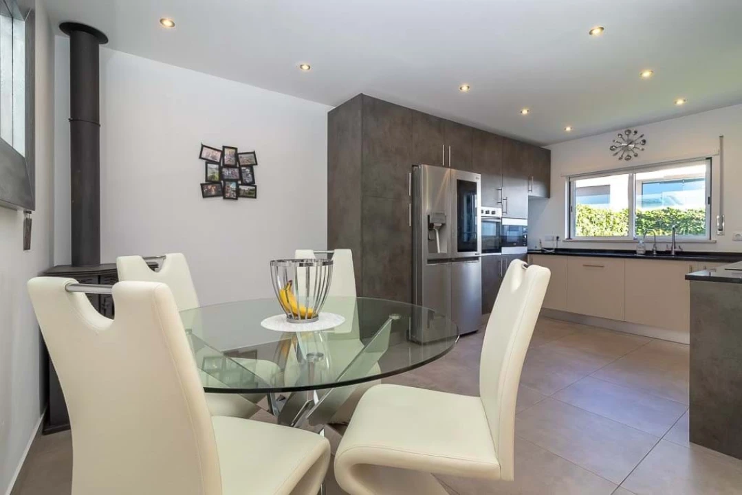 Moradia T4 para Venda em Ferragudo Foto 6