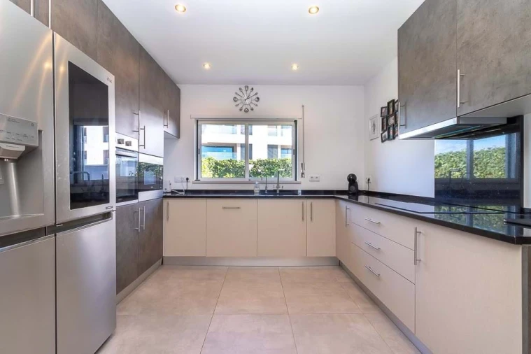 Moradia T4 para Venda em Ferragudo Foto 4