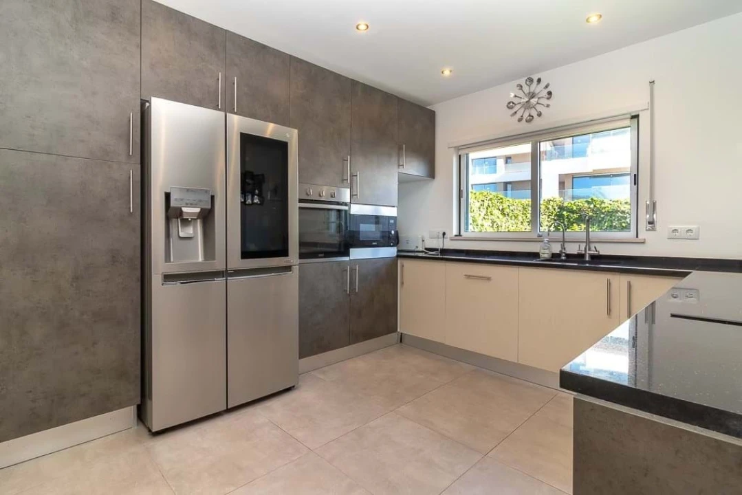 Moradia T4 para Venda em Ferragudo Foto 5