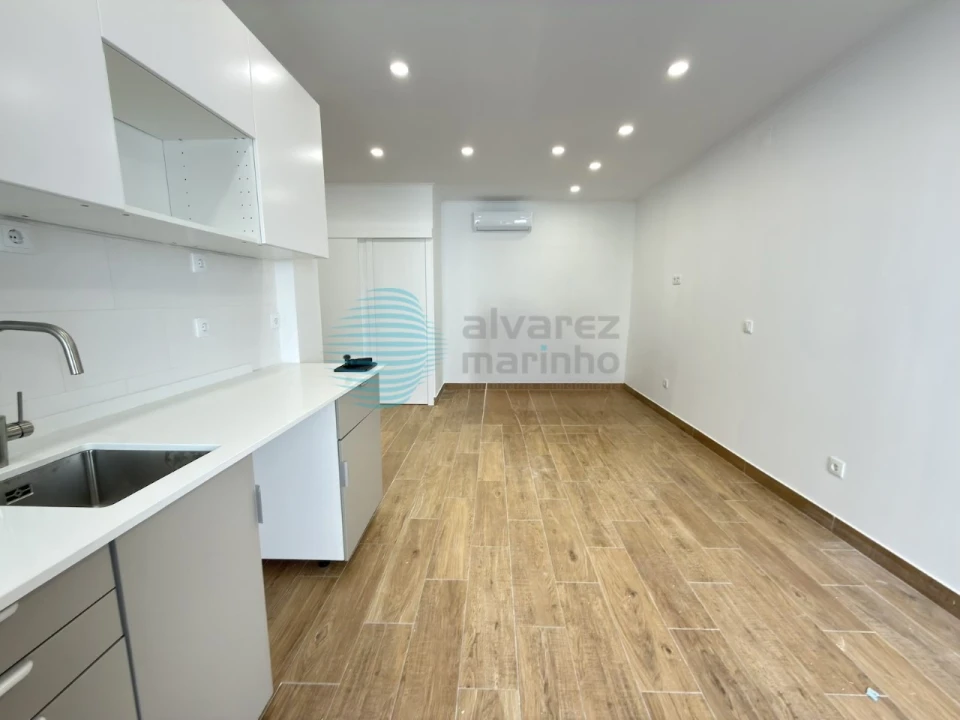 Apartamento T2 para Venda em Santa Maria, São Pedro e Matacães Foto 3