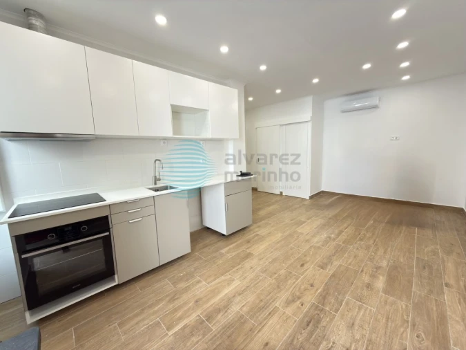 Apartamento T2 para Venda em Santa Maria, São Pedro e Matacães Foto 2