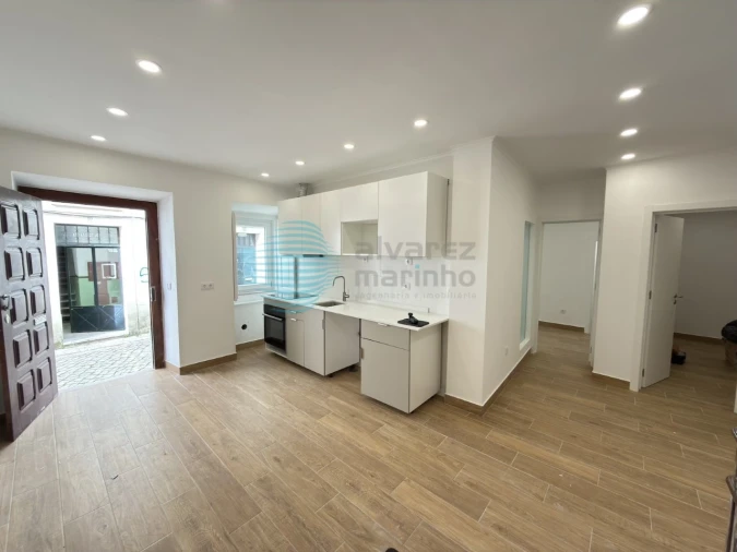 Apartamento T2 para Venda em Santa Maria, São Pedro e Matacães Foto 4