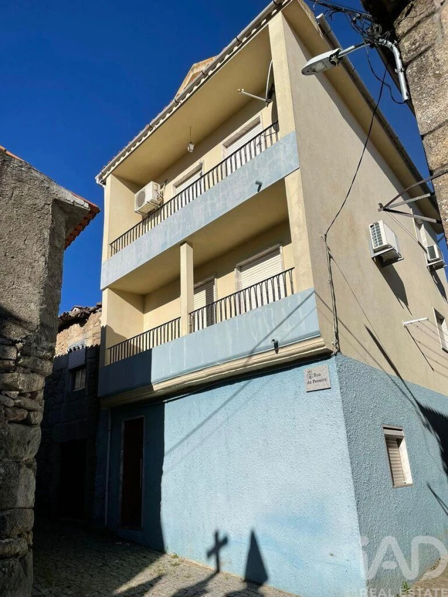 Moradia T3 para Venda em Armamar Foto 1