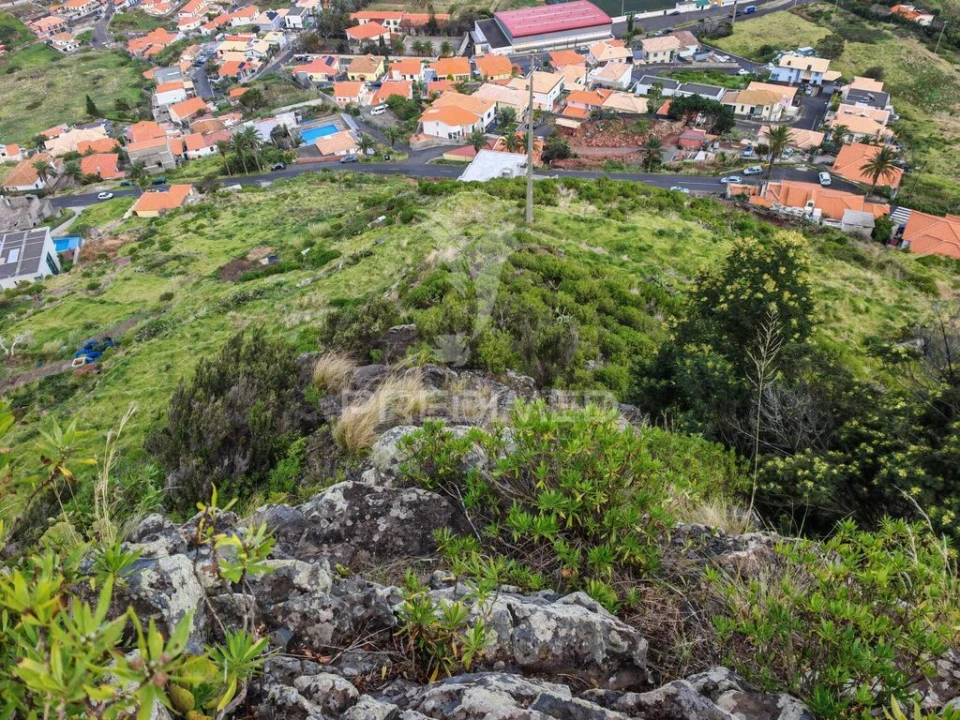 Terreno para Venda em Caniçal Foto 10