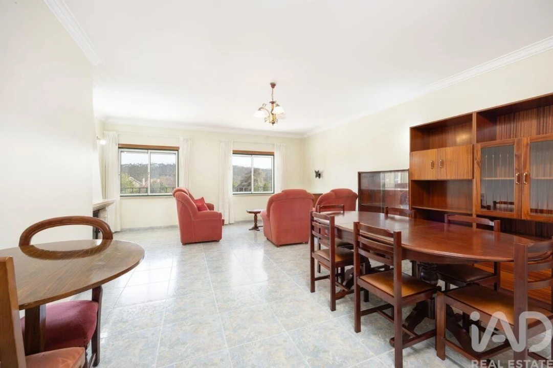 Apartamento T3 para Venda em Santiago e São Simão de Litém e Albergaria dos Doze Foto 1