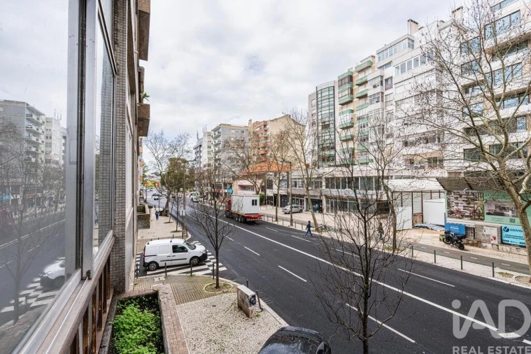 Apartamento T2 para Arrendamento em Alvalade Foto 11