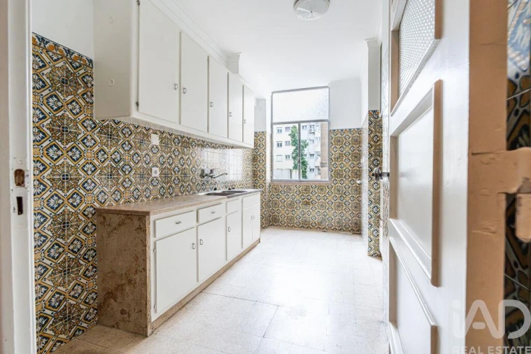 Apartamento T2 para Arrendamento em Alvalade Foto 12