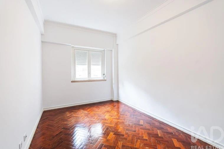 Apartamento T2 para Arrendamento em Alvalade Foto 6