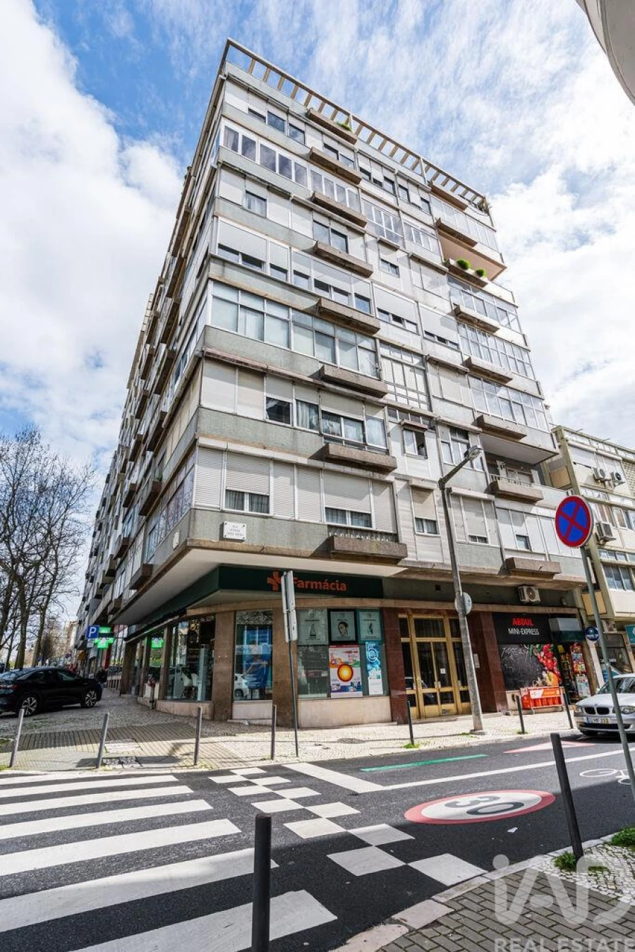 Apartamento T2 para Arrendamento em Alvalade Foto 17