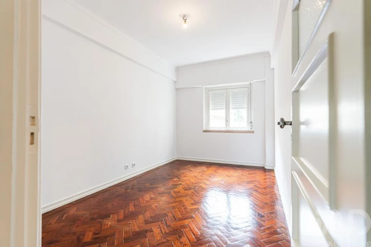 Apartamento T2 para Arrendamento em Alvalade Foto 7