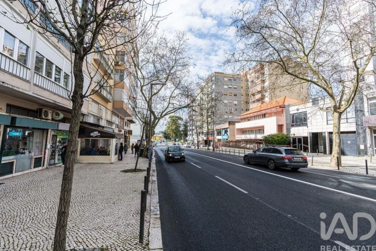 Apartamento T2 para Arrendamento em Alvalade Foto 16