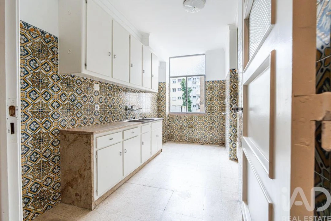 Apartamento T2 para Arrendamento em Alvalade Foto 12