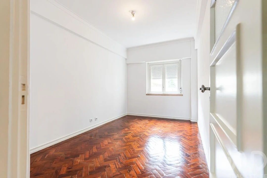 Apartamento T2 para Arrendamento em Alvalade Foto 7