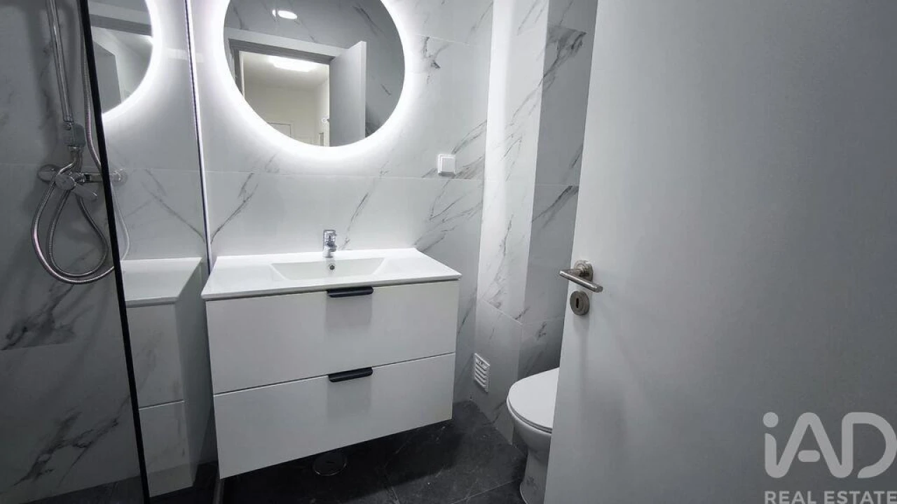 Apartamento T2 para Venda em Faro (Sé e São Pedro) Foto 5