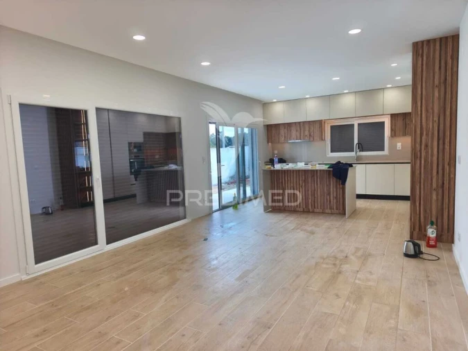 Moradia T4 para Venda em Quinta do Anjo