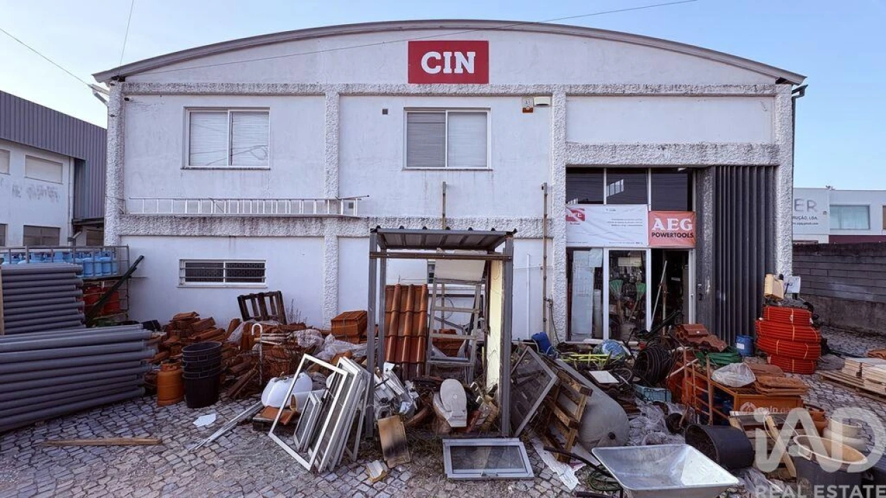 Prédio para Venda em Pedrogão Grande Foto 39