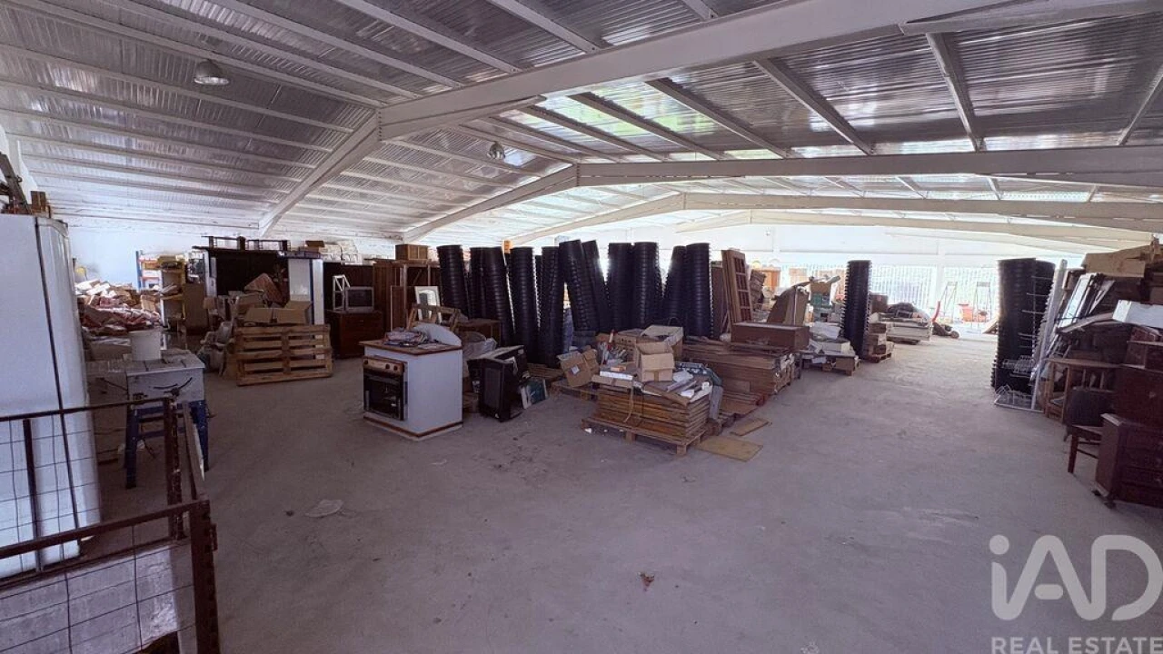 Prédio para Venda em Pedrogão Grande Foto 26