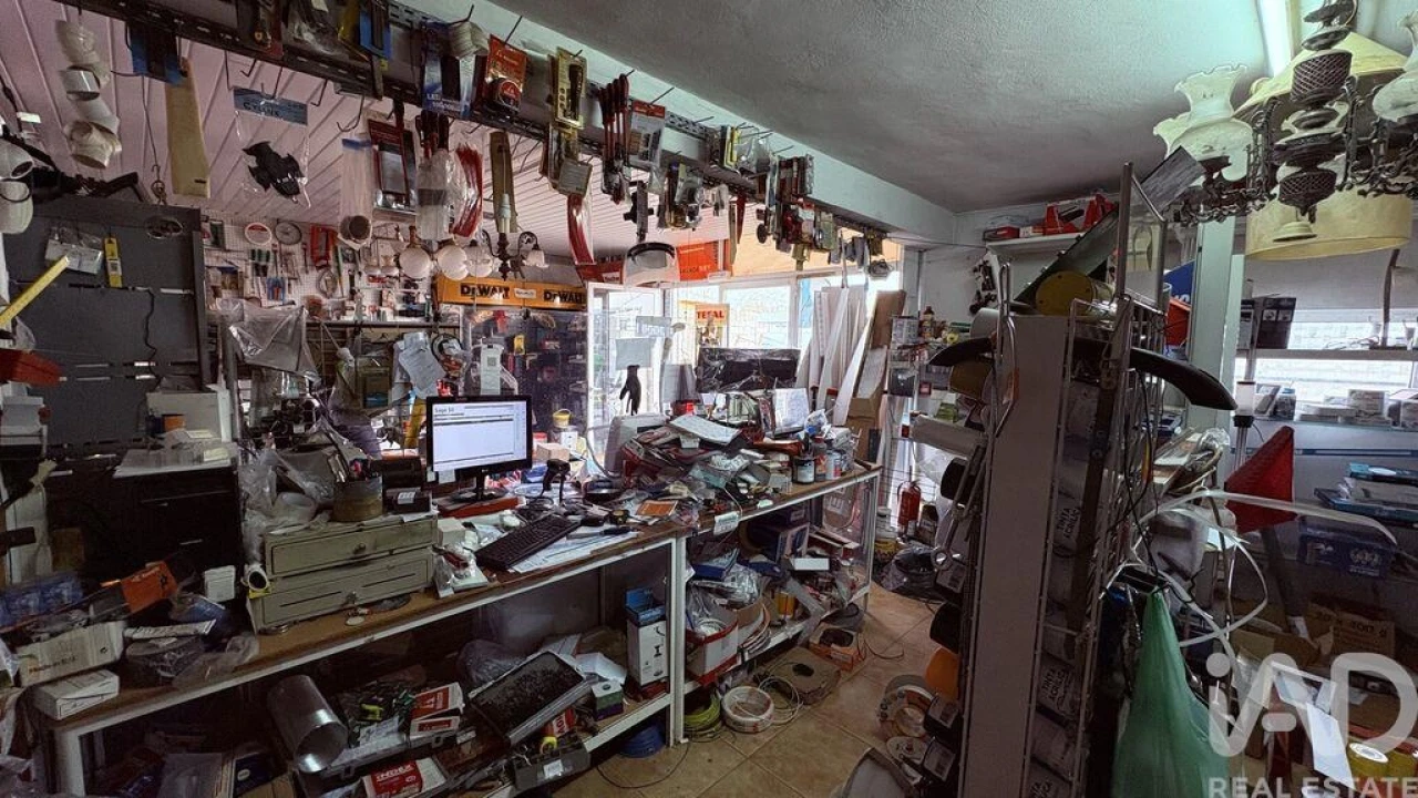 Prédio para Venda em Pedrogão Grande Foto 13