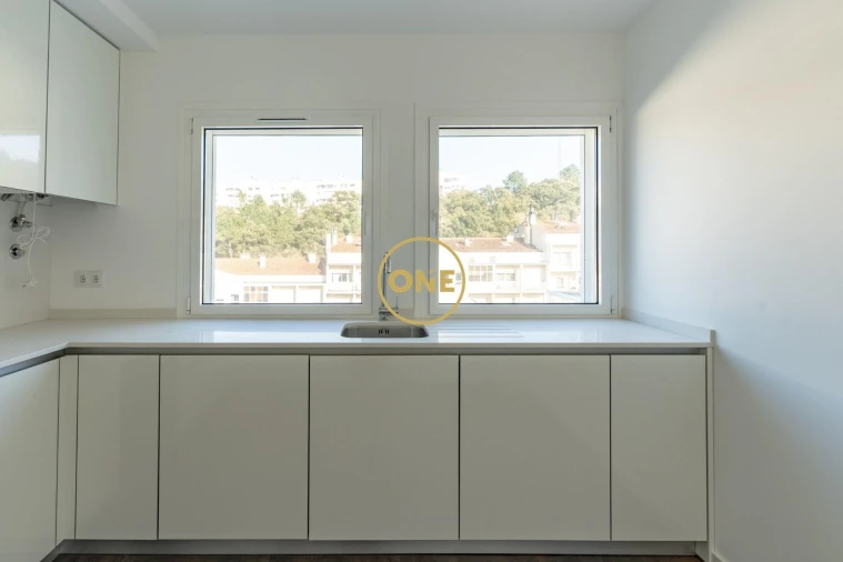 Apartamento T3 para Venda em Sé Nova, Santa Cruz, Almedina e São Bartolomeu Foto 3