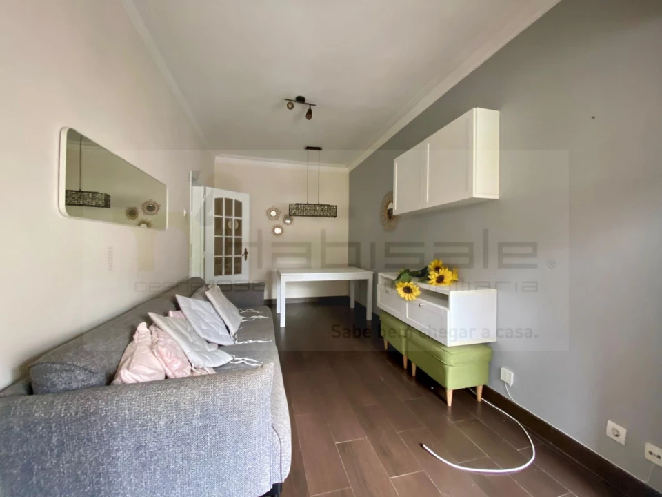 Apartamento T2 para Venda em Venteira Foto 3