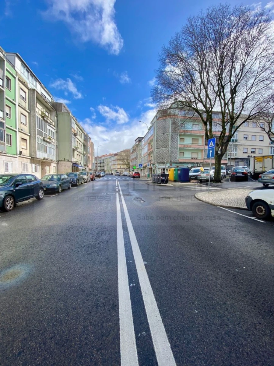 Apartamento T2 para Venda em Venteira Foto 27