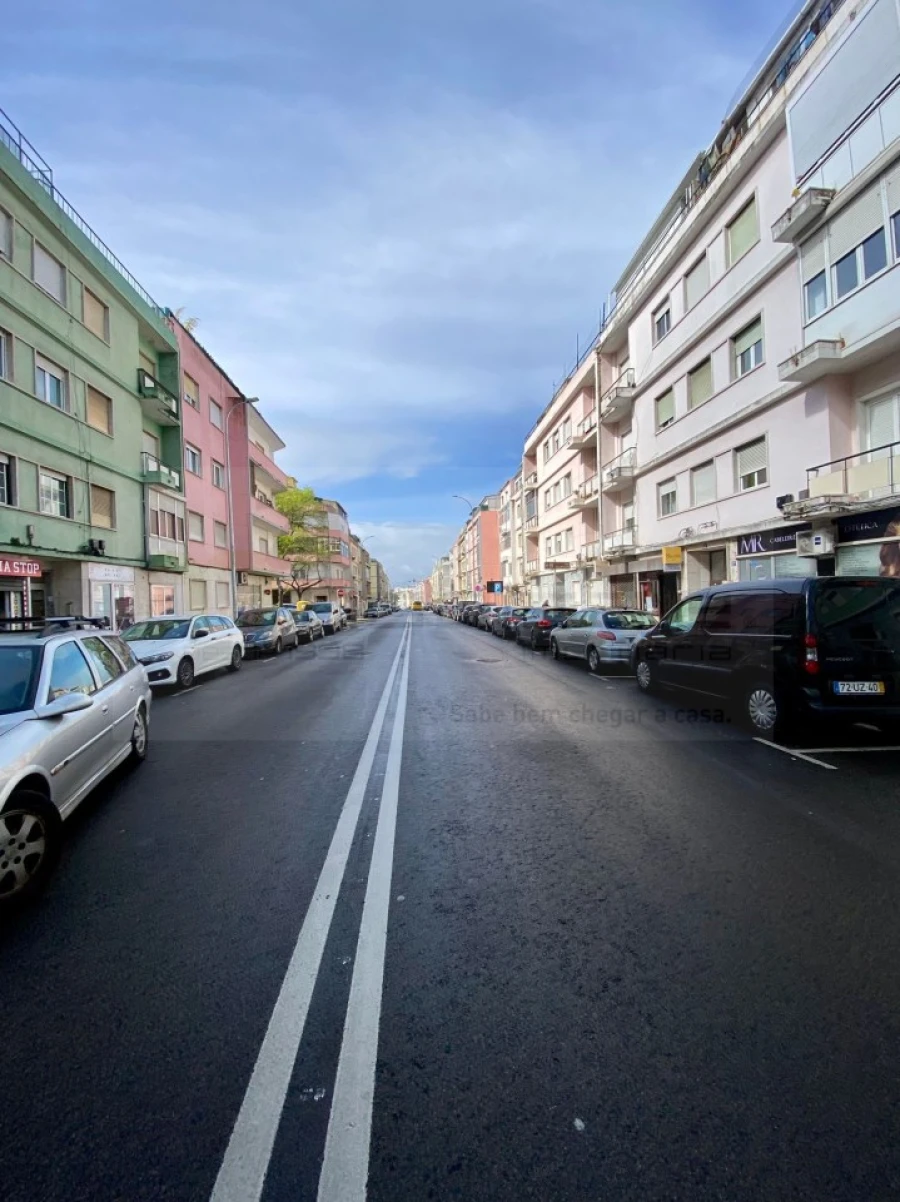 Apartamento T2 para Venda em Venteira Foto 28