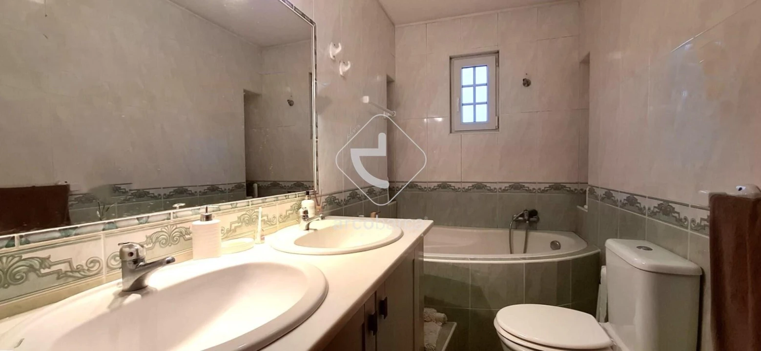 Moradia T4 para Venda em Arcozelo Foto 17