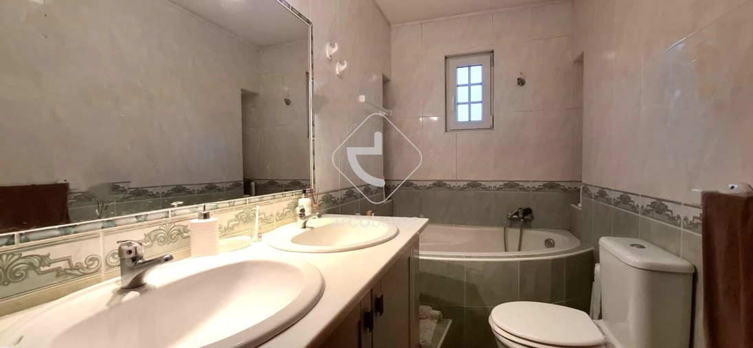 Moradia T4 para Venda em Arcozelo Foto 17