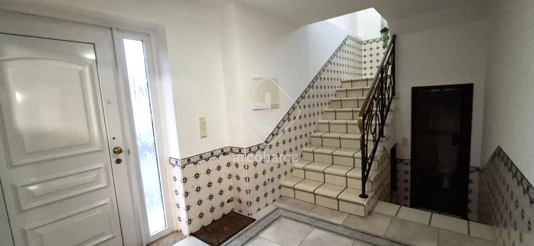 Moradia T4 para Venda em Arcozelo Foto 9