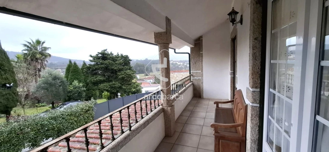 Moradia T4 para Venda em Arcozelo Foto 3