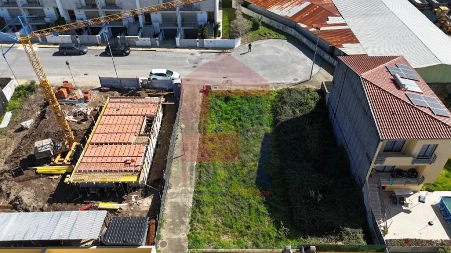 Moradia T3 para Venda em Loureira Foto 11