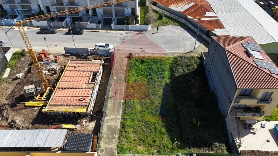 Moradia T3 para Venda em Loureira Foto 10