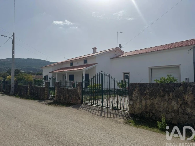 Moradia T3 para Venda em Alcobaça e Vestiaria Foto 3