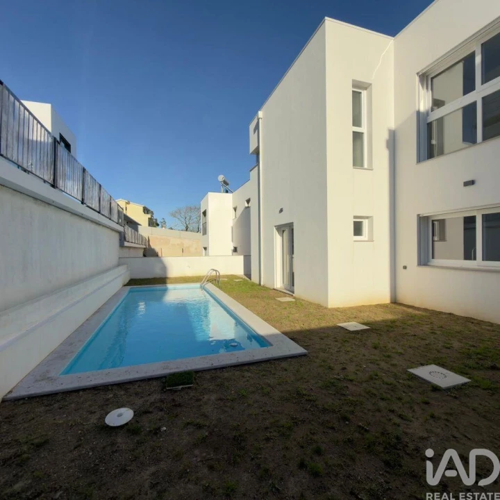 Moradia T3 para Arrendamento em Rio de Mouro Foto 25