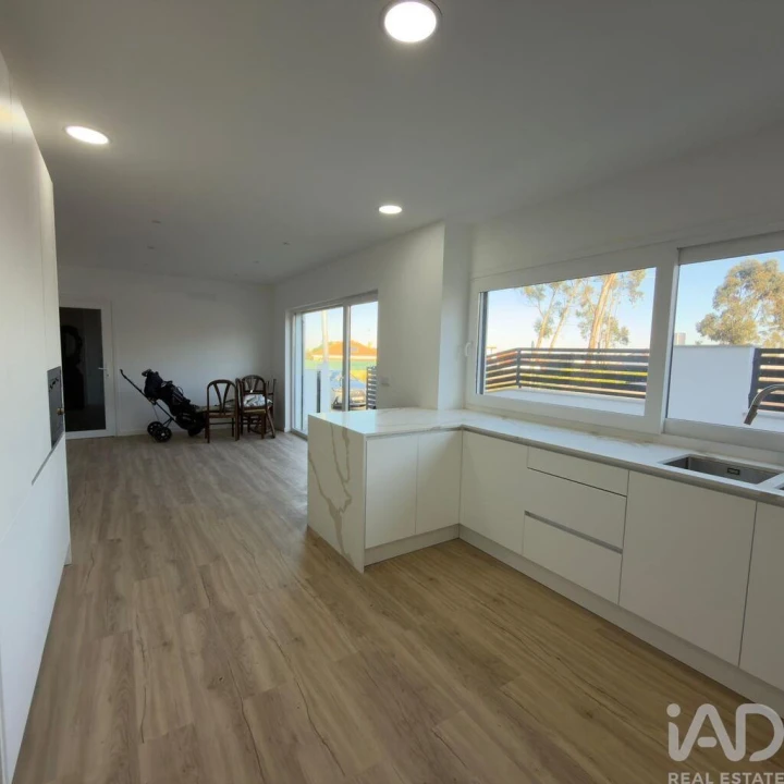 Moradia T3 para Arrendamento em Rio de Mouro Foto 7