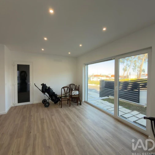 Moradia T3 para Arrendamento em Rio de Mouro Foto 8