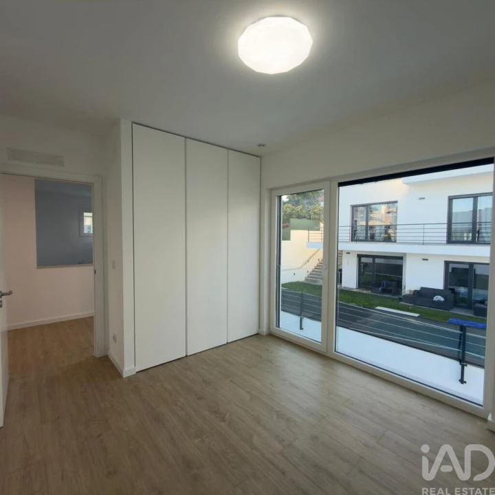 Moradia T3 para Arrendamento em Rio de Mouro Foto 22