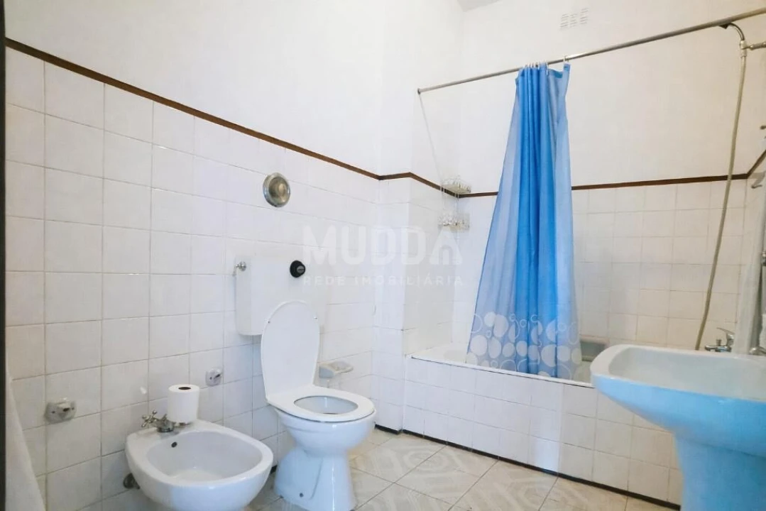 Moradia T5 para Venda em Santa Maria Maior Foto 11