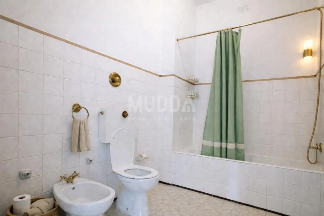 Moradia T5 para Venda em Santa Maria Maior Foto 10