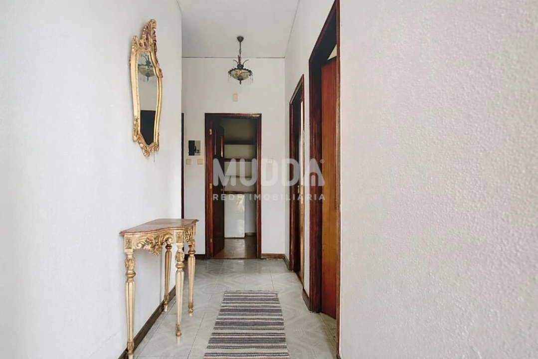 Moradia T5 para Venda em Santa Maria Maior Foto 7