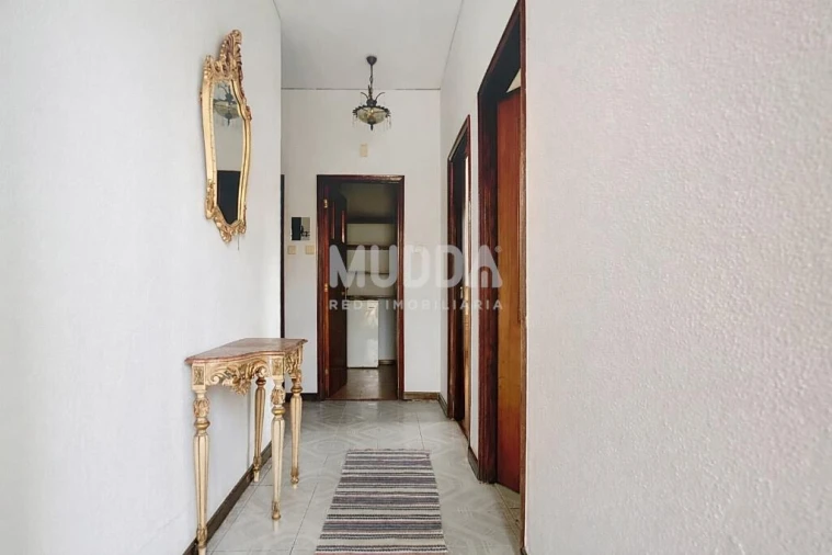 Moradia T5 para Venda em Santa Maria Maior Foto 7