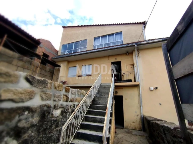 Moradia T5 para Venda em Santa Maria Maior Foto 16