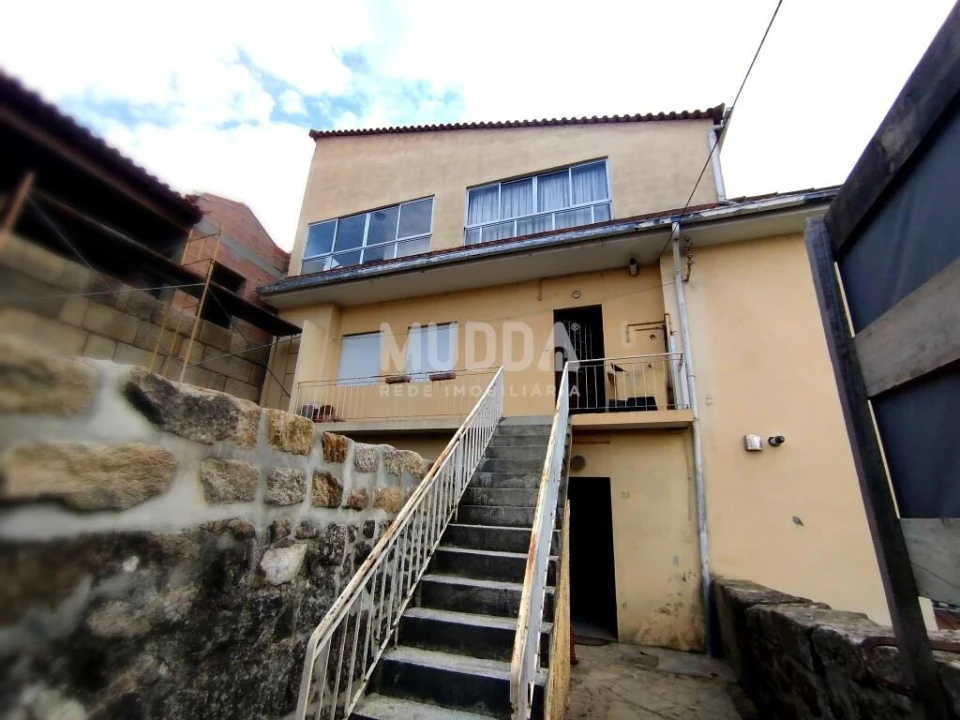 Moradia T5 para Venda em Santa Maria Maior Foto 16