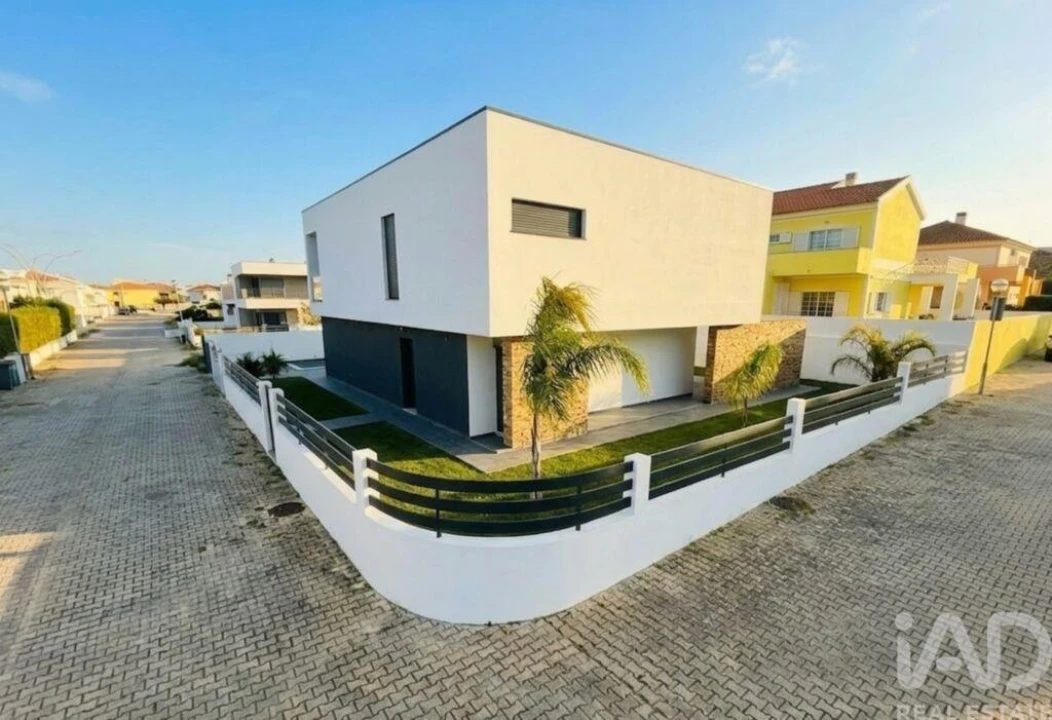 Moradia T4 para Venda em Azeitão (São Lourenço e São Simão) Foto 5