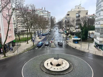 Apartamento T3 para Venda em Benfica