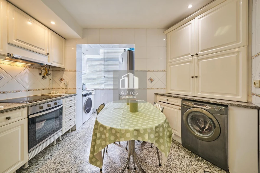 Apartamento T3 para Venda em Almada, Cova da Piedade, Pragal e Cacilhas Foto 14