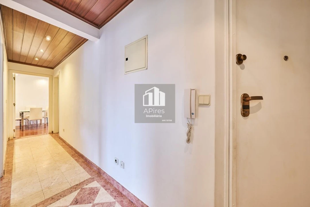 Apartamento T3 para Venda em Almada, Cova da Piedade, Pragal e Cacilhas Foto 3