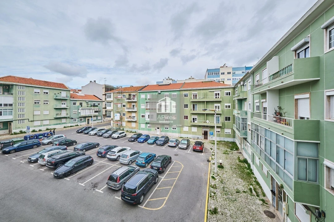 Apartamento T3 para Venda em Almada, Cova da Piedade, Pragal e Cacilhas Foto 19